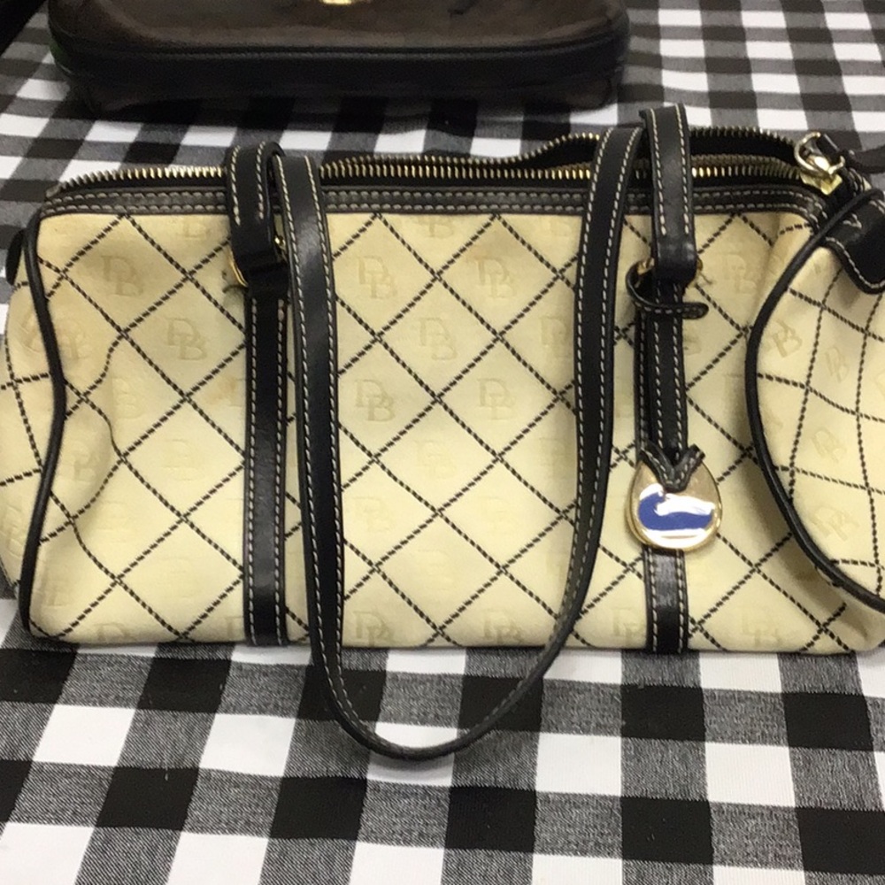 Dooney & Bourke